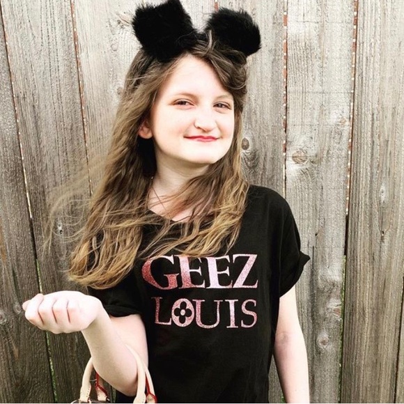 I guess I could introduce myself… okay… well.. - Picture 3 of 6